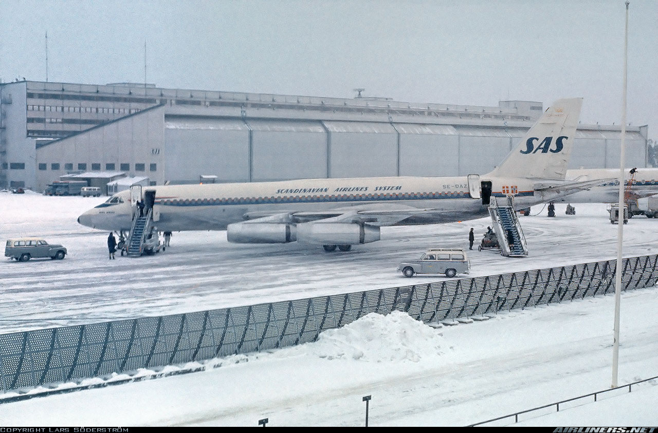 WT4990002 Scandinavian Airlines (SAS) CV-990 Witty Wings 1:400