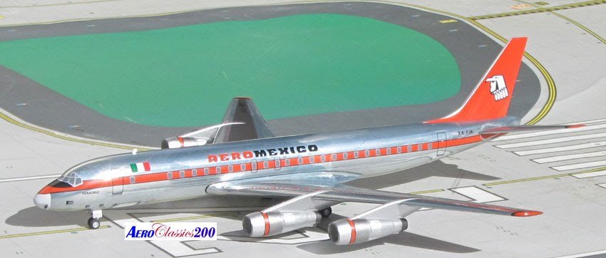 AC2AMX144 Aeromexico DC-8-51 AeroClassics 1:200