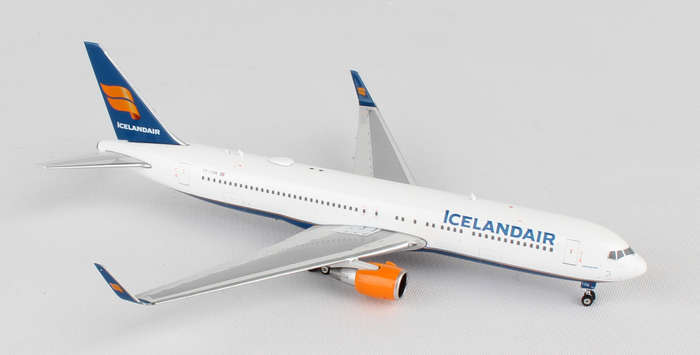 PH4ICE1523 Icelandair B767-300(W) Phoenix 1:400